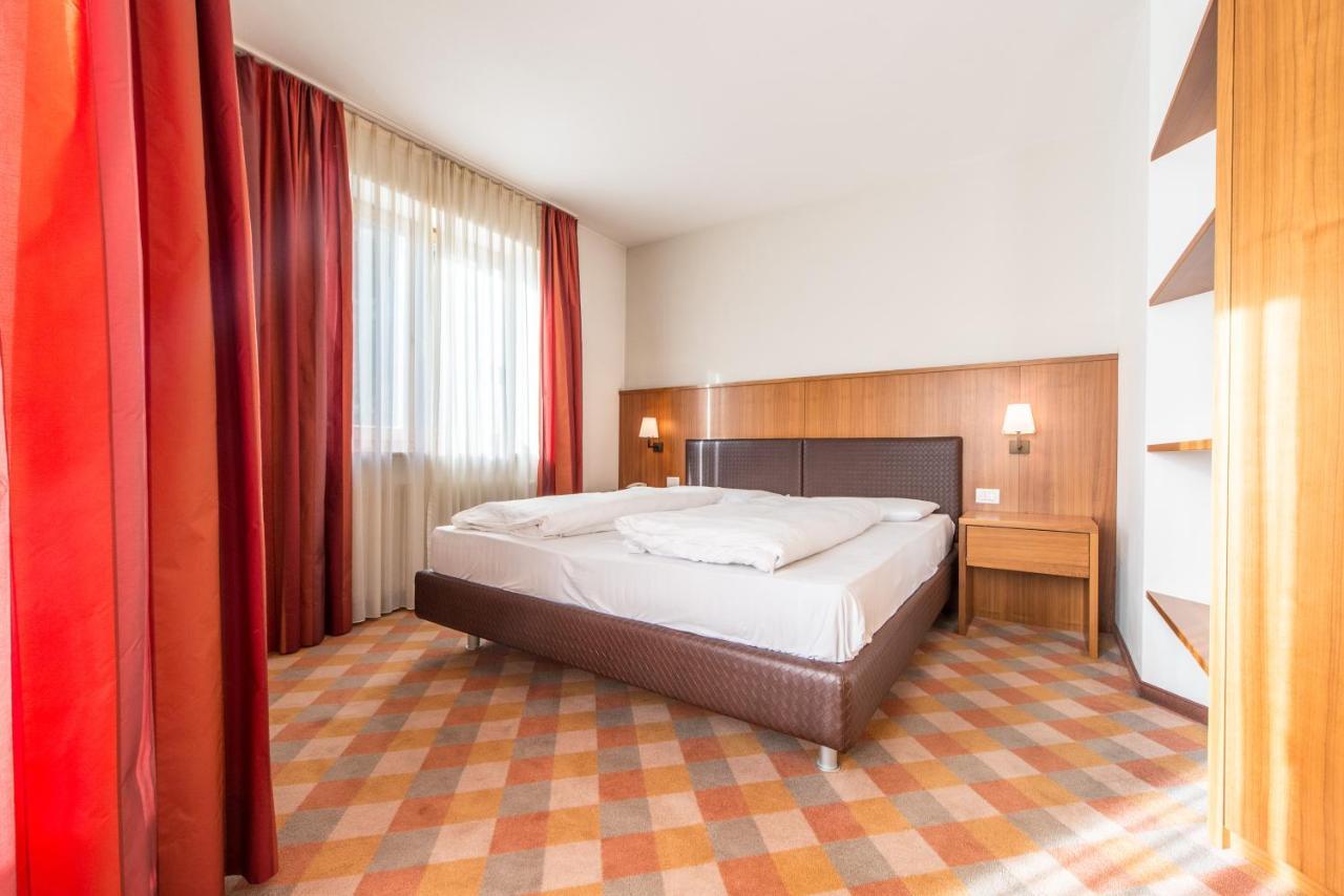 كامبو توريس Hotel Tubris المظهر الخارجي الصورة
