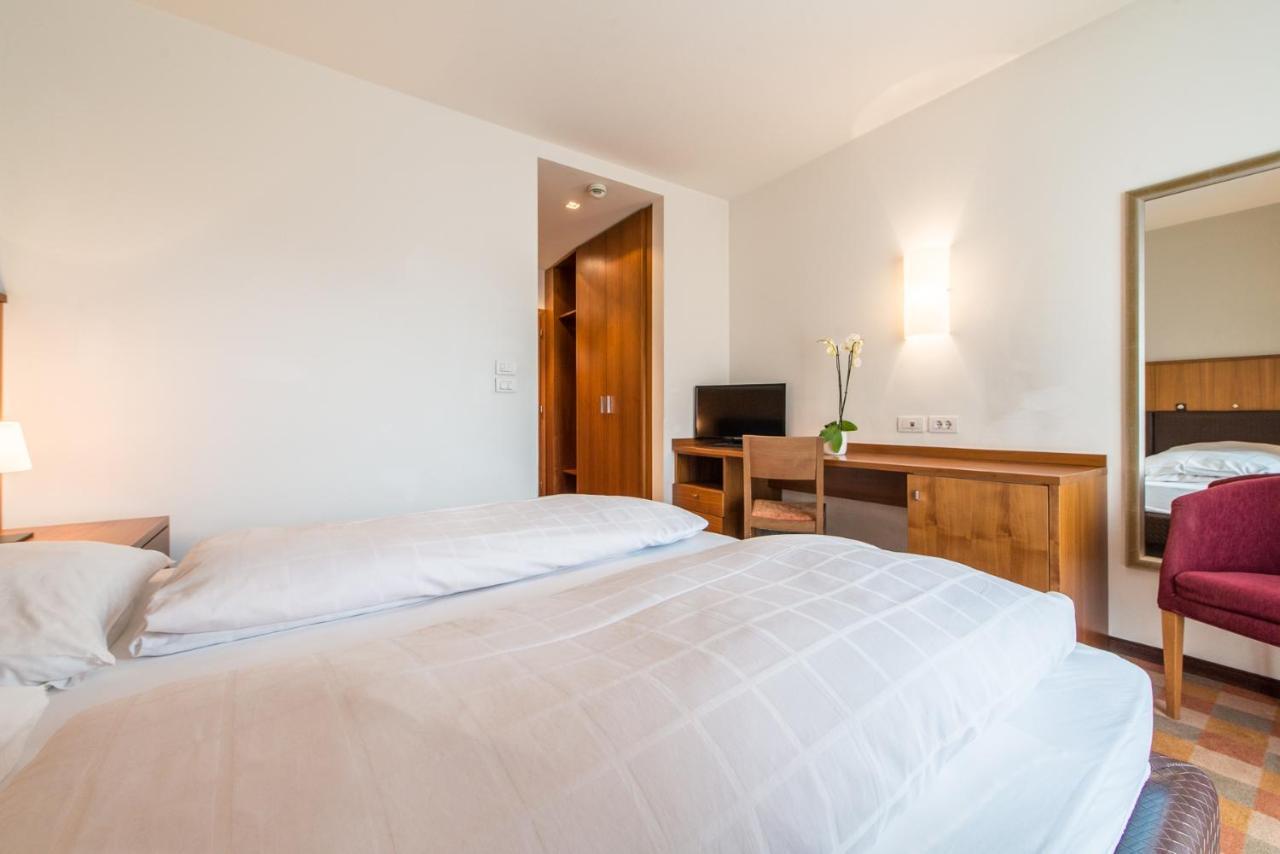 كامبو توريس Hotel Tubris المظهر الخارجي الصورة
